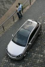 Opel Astra GTC 2005 года
